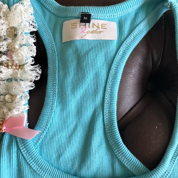 New sky blue tank with scissors ✂️ design - Picture 2 of 3